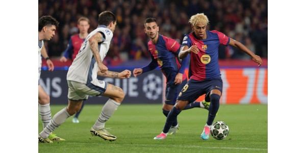 FC Barcelona vraagt Lamine Yamal verder om het shirt met nummer 10 te erven FC Barcelona vraagt Lamine Yamal verder om het shirt met nummer 10 te erven